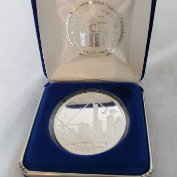 2004 US Freedom Tower WTC World Trade Center NY Proof Silver Dollar Coin in box - Picture 4 of 4